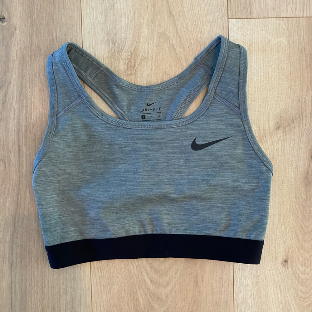 NWT Nike sports bra